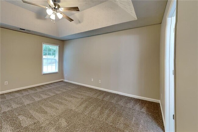Building Photo - 638 Castlebrooke Way SE