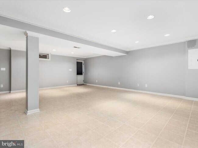Building Photo - 10625 Wulford Ct