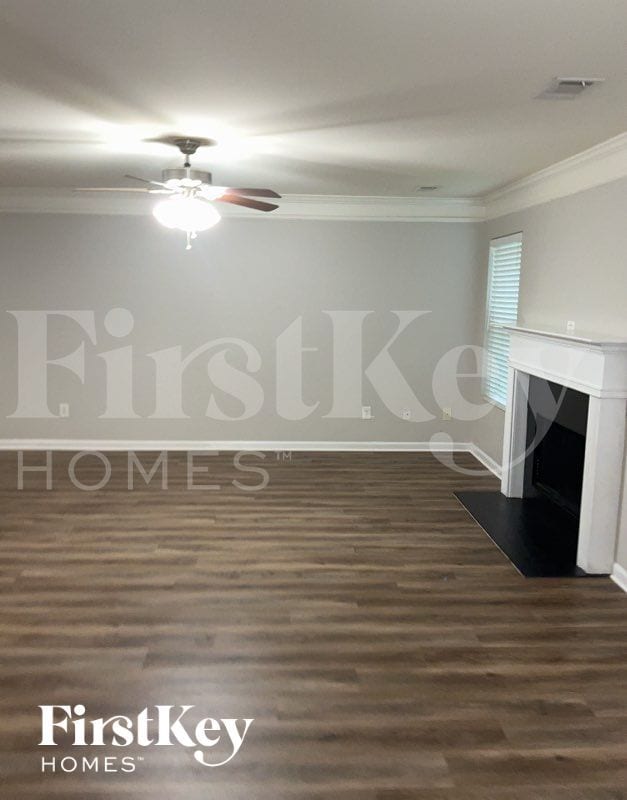 Building Photo - 3020 Mayfair Dr