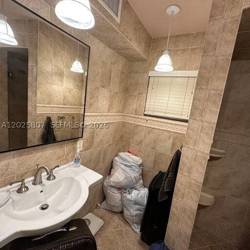 Building Photo - 440 Paradise Isle Blvd