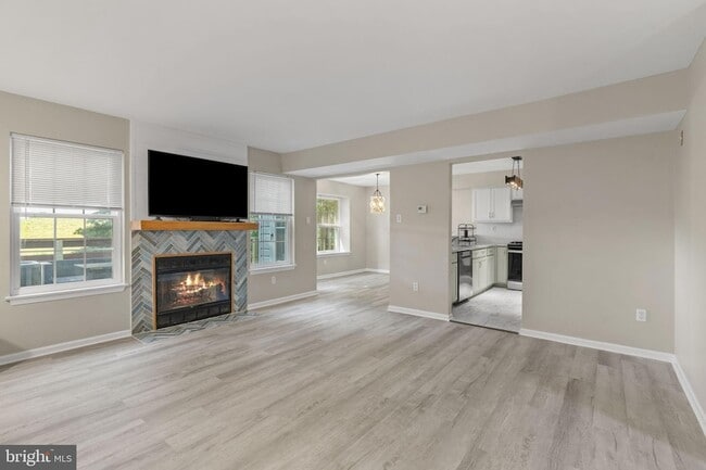 Building Photo - 424 Revere Dr