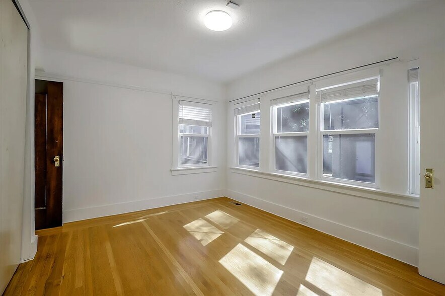 Building Photo - 27 Westall Ave