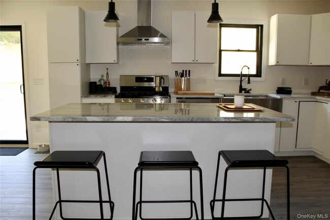 Building Photo - 3 Spruce Hl