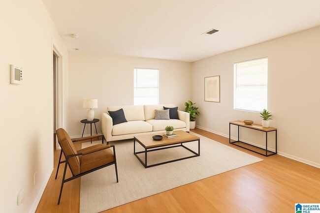 Building Photo - 678 Cummins Ave