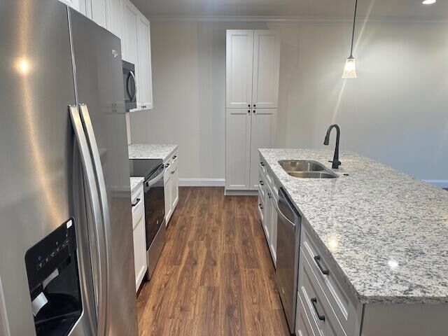 Building Photo - 1925 Cypress Ln