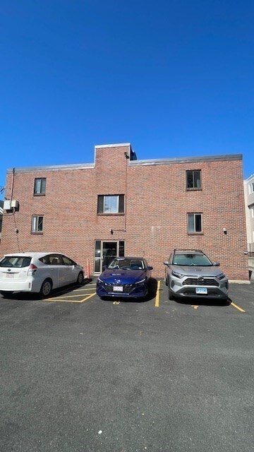 Building Photo - 25 Linden Ave