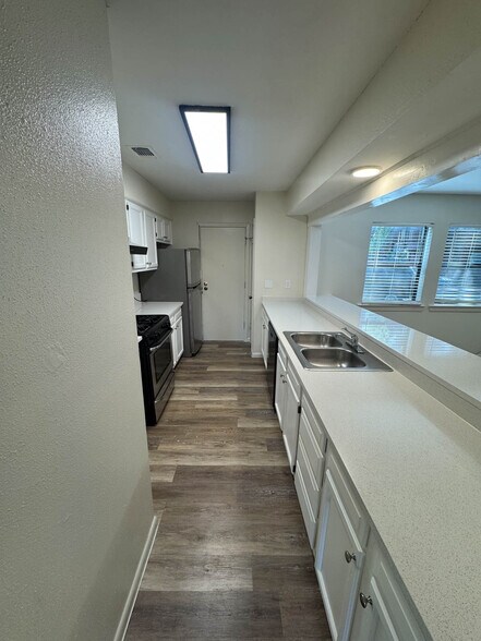 Building Photo - 4607 Avenue B