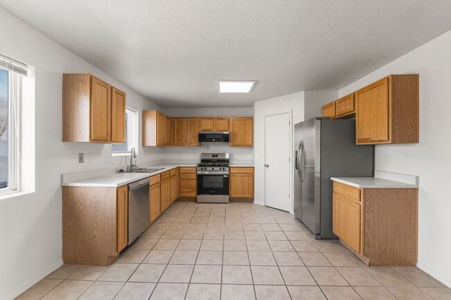 Building Photo - 11031 Deer Lodge Pl SE