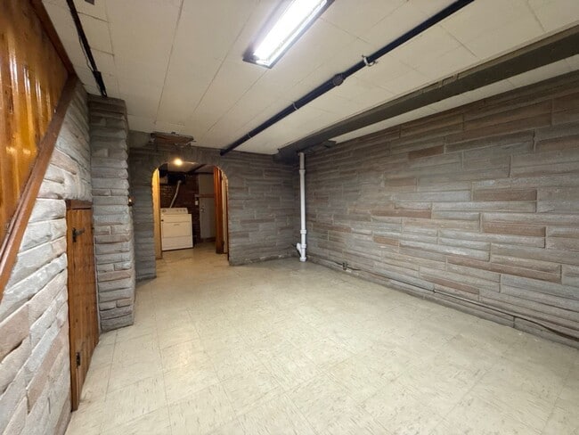 Building Photo - Two Bedroom House In Baltimore City