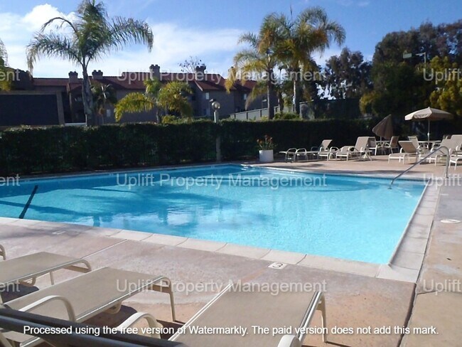 Building Photo - 1 Bed 1 Bath near UCSD, laundry in unit, P...