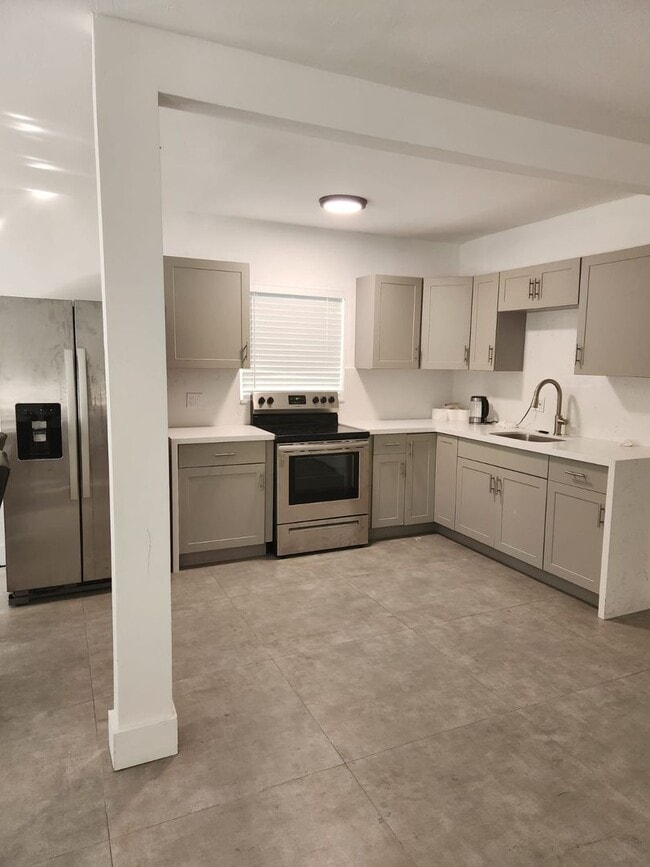 Building Photo - 467 Golden Isles Dr