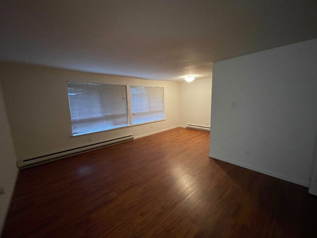 Building Photo - 9445 Avondale Rd NE