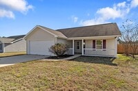 Building Photo - Cozy 3 Bed 2 Bath Home Available Now thru July 2026!