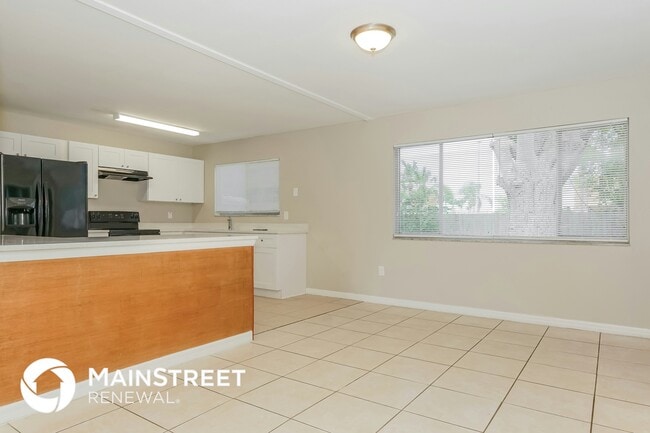 Building Photo - 241 Manth Ave