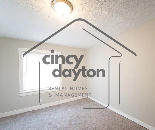 Building Photo - 3925 E 3rd St