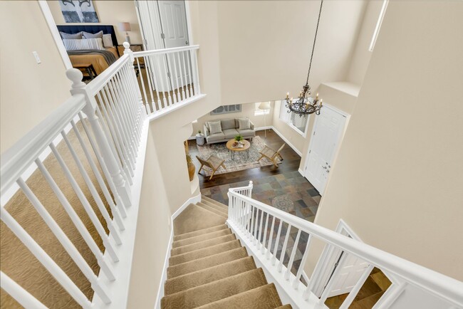 Building Photo - Lovely Roseville 5 Bedroom Pool Home