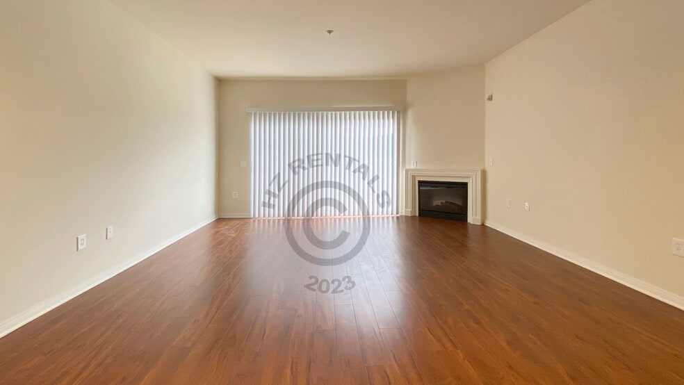 Building Photo - 12140 Moorpark St