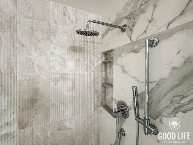 Building Photo - Highly Desired Irvine Living | 3-Bed, Office, Gated Community