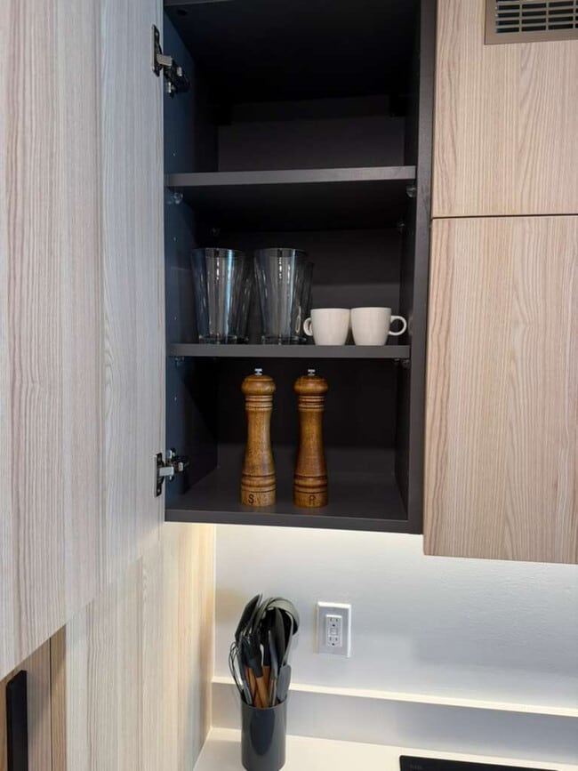 Building Photo - 225 N Miami Ave