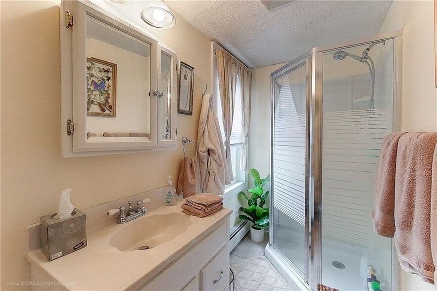 Building Photo - 36 Church St