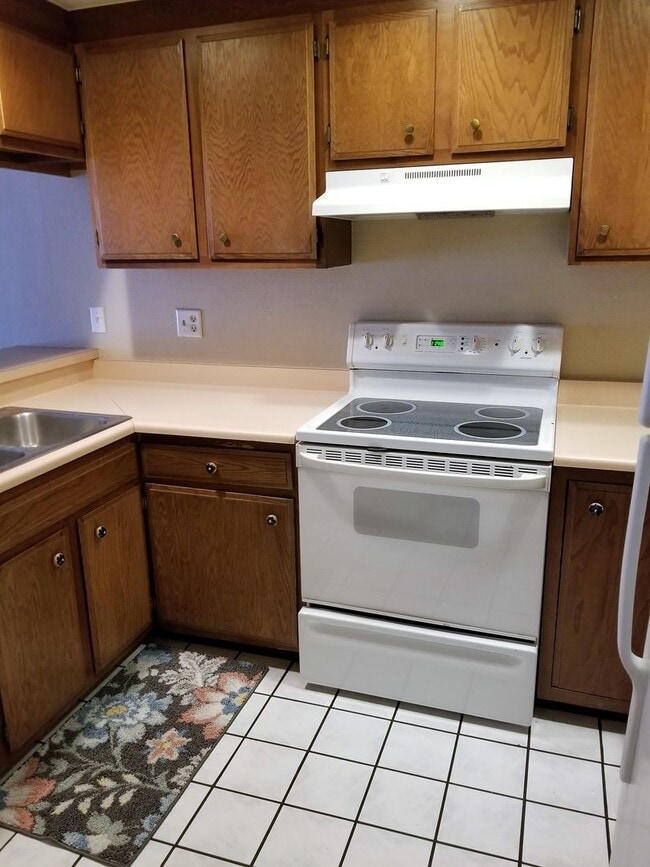Building Photo - 300 Miners Creek Rd