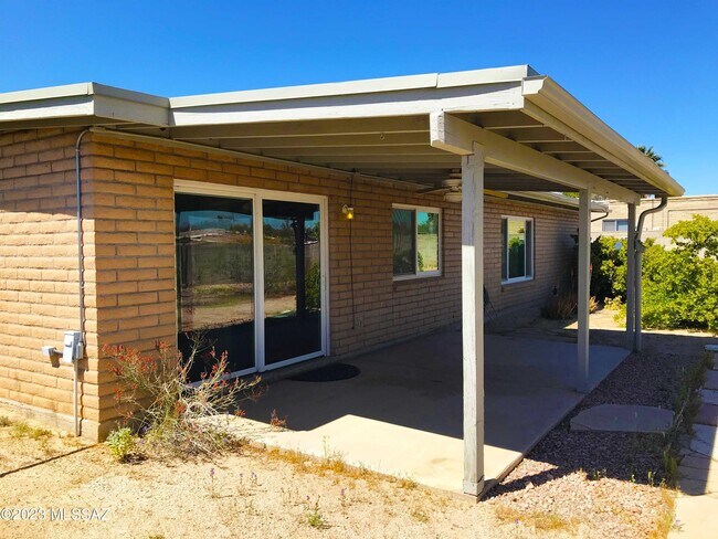 Building Photo - 7800 N Nicole Pl