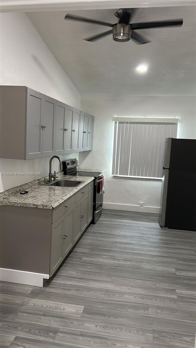 Building Photo - 1524 S 24th Ct