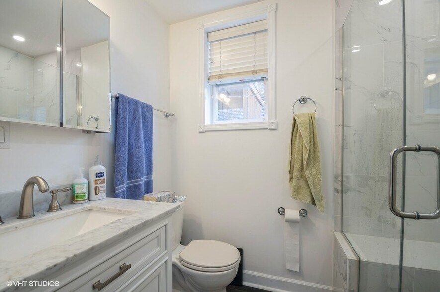 Building Photo - 1508 W Erie St