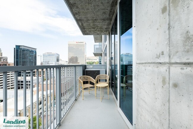 Building Photo - 151 S State St