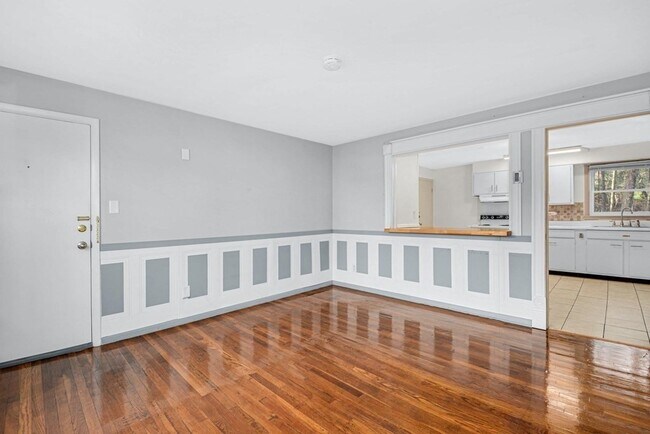 Building Photo - 26 SW Cutoff