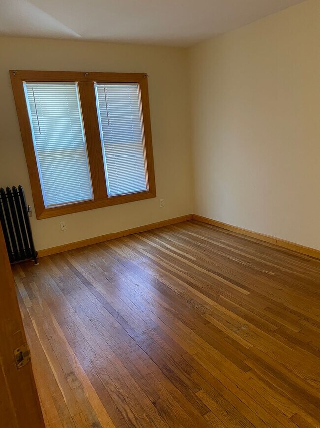 Building Photo - 51-53 Westford Circle