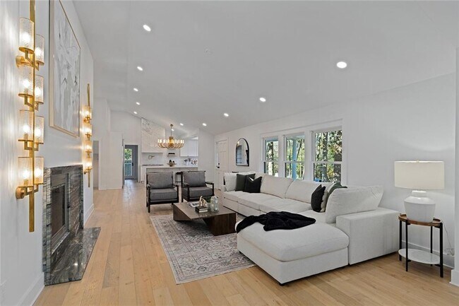 Building Photo - 1275 The by Way NE