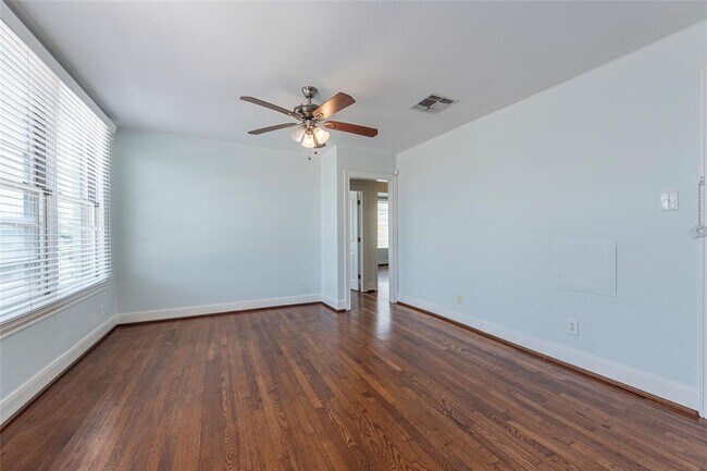 Building Photo - 1413 Tremont St