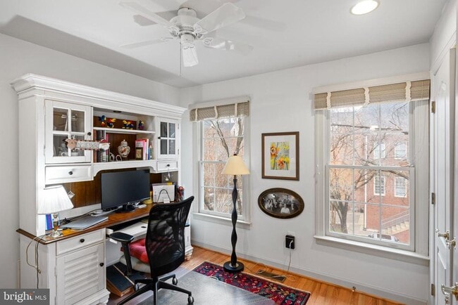 Building Photo - 150 Rees Pl