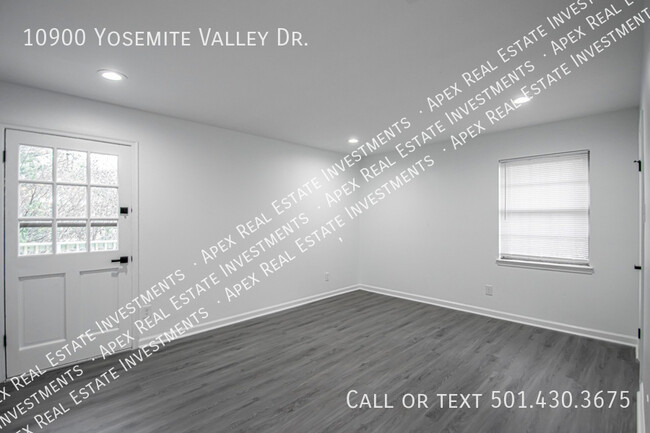 Building Photo - 10900 Yosemite Valley Dr