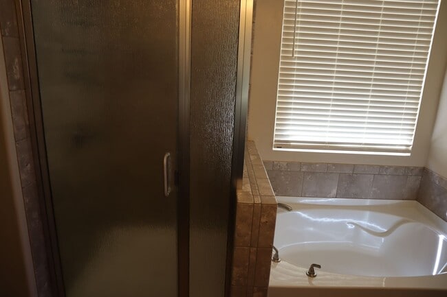 Building Photo - A Home You Have To See To Believe!!!