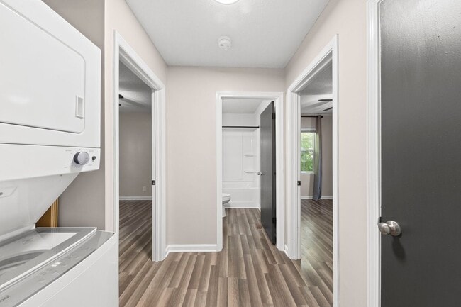 Building Photo - Charming Renovated 2 Bedroom Home with Spacious Yard & Updated Interior