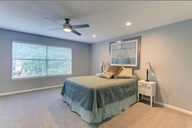 Building Photo - 1710 Palmetto Dr