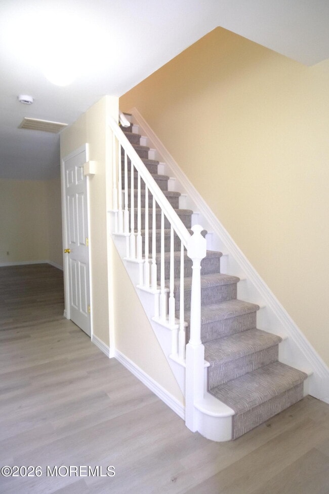 Building Photo - 93 Oak Ln