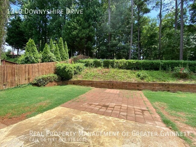 Building Photo - 1240 Downyshire Dr
