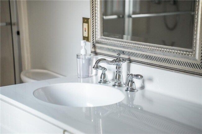 Building Photo - 152 Rivertown Rd