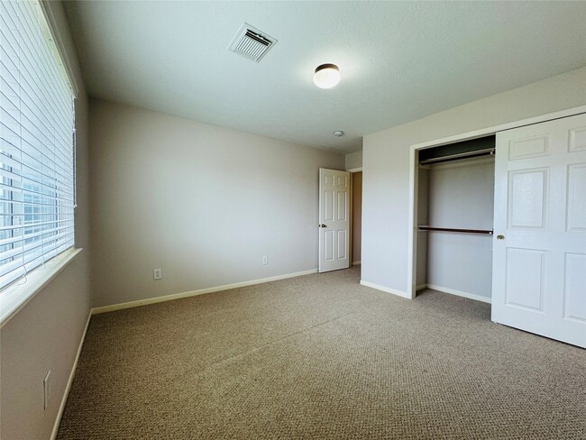 Building Photo - 8003 Beech Park Ln