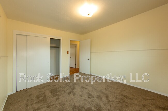 Building Photo - 1031 Madison Ave