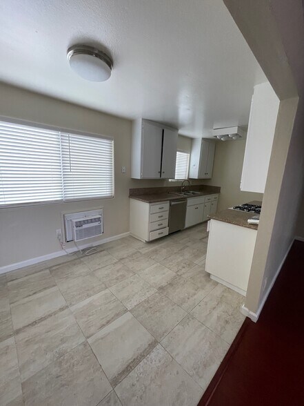 Hillview Unit B Dining and Kitchen - 16522 Hillview Cir