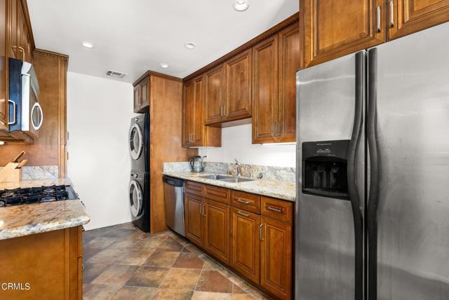 Building Photo - 945 S Orange Grove Blvd