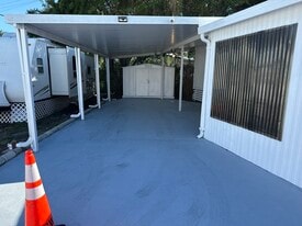 Building Photo - 27 Pine Ridge Dr