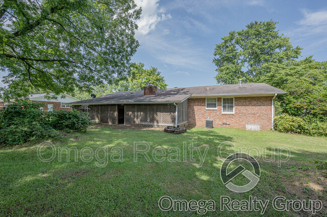 Building Photo - 6221 Cane Creek Cir