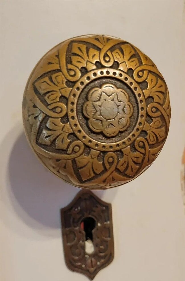 Building Photo - Gorgeous 19th Century Victorian showpiece