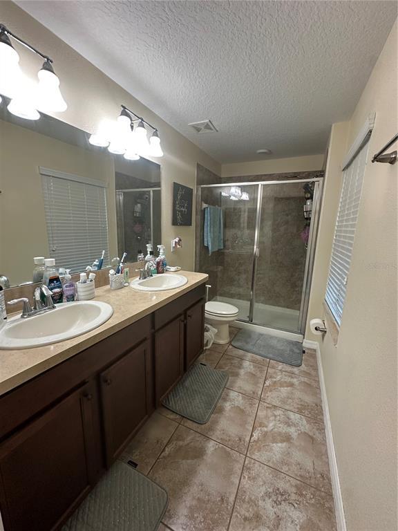 Building Photo - 14885 Evergreen Oak Loop
