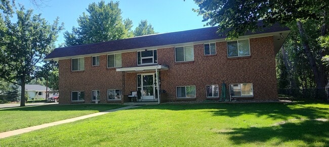 Building Photo - 744 Baker St